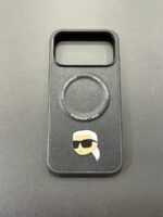 قاب Karl Lagerfeld چرمی مگ‌سیف مناسب iPhone 17 Pro Max | موجود در اپل استور علی شاکری آمل – رنگ مشکی و صورتی
